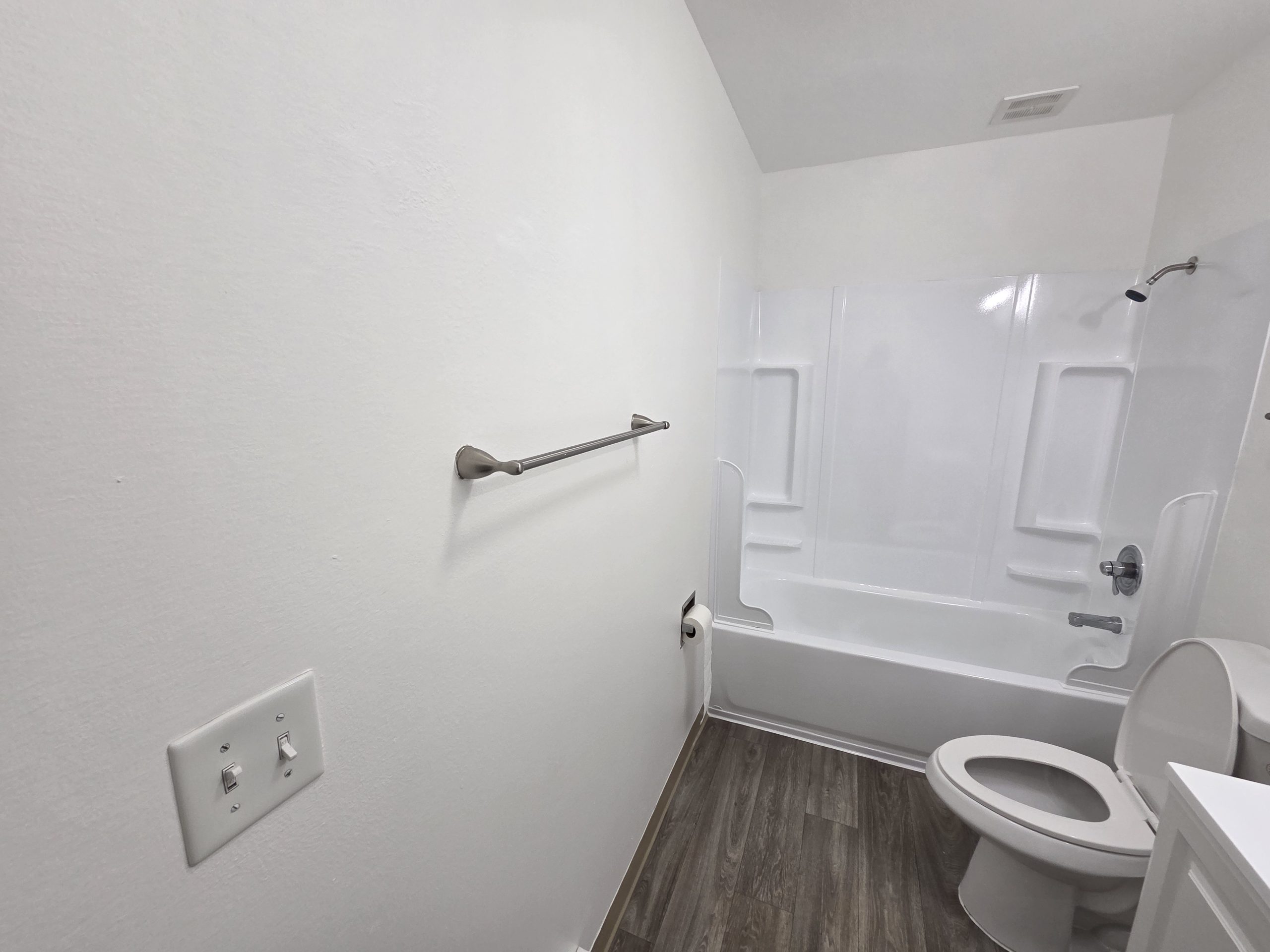 After – Transform Your 10-Year-Old Bathroom with Bathtub Reglazing Portland OR – Bathroom-Reglazing Portland OR