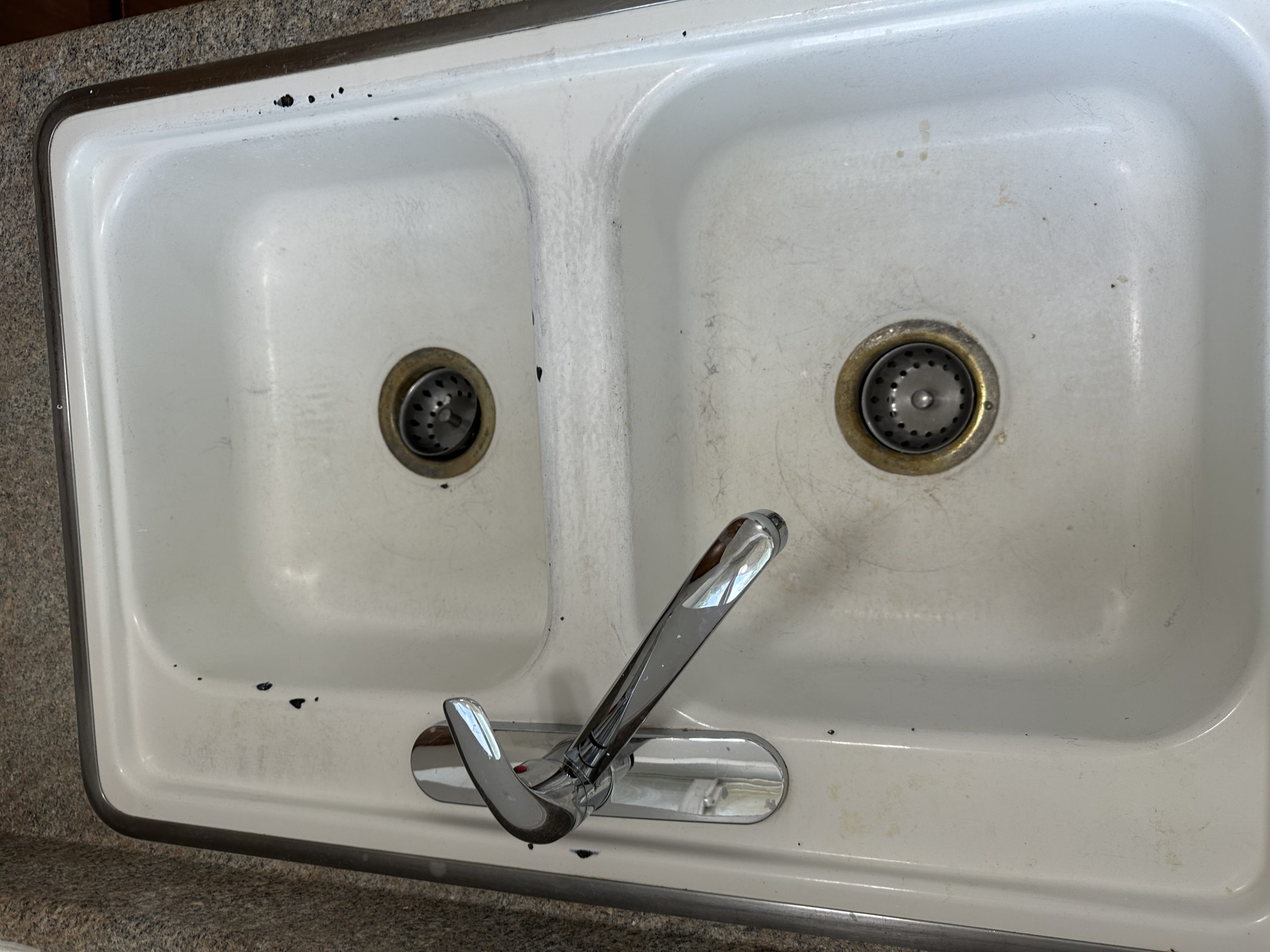 Before – Bathtub Reglazing in Portland OR: A Cost-Effective Solution – Bathroom-Reglazing Portland OR