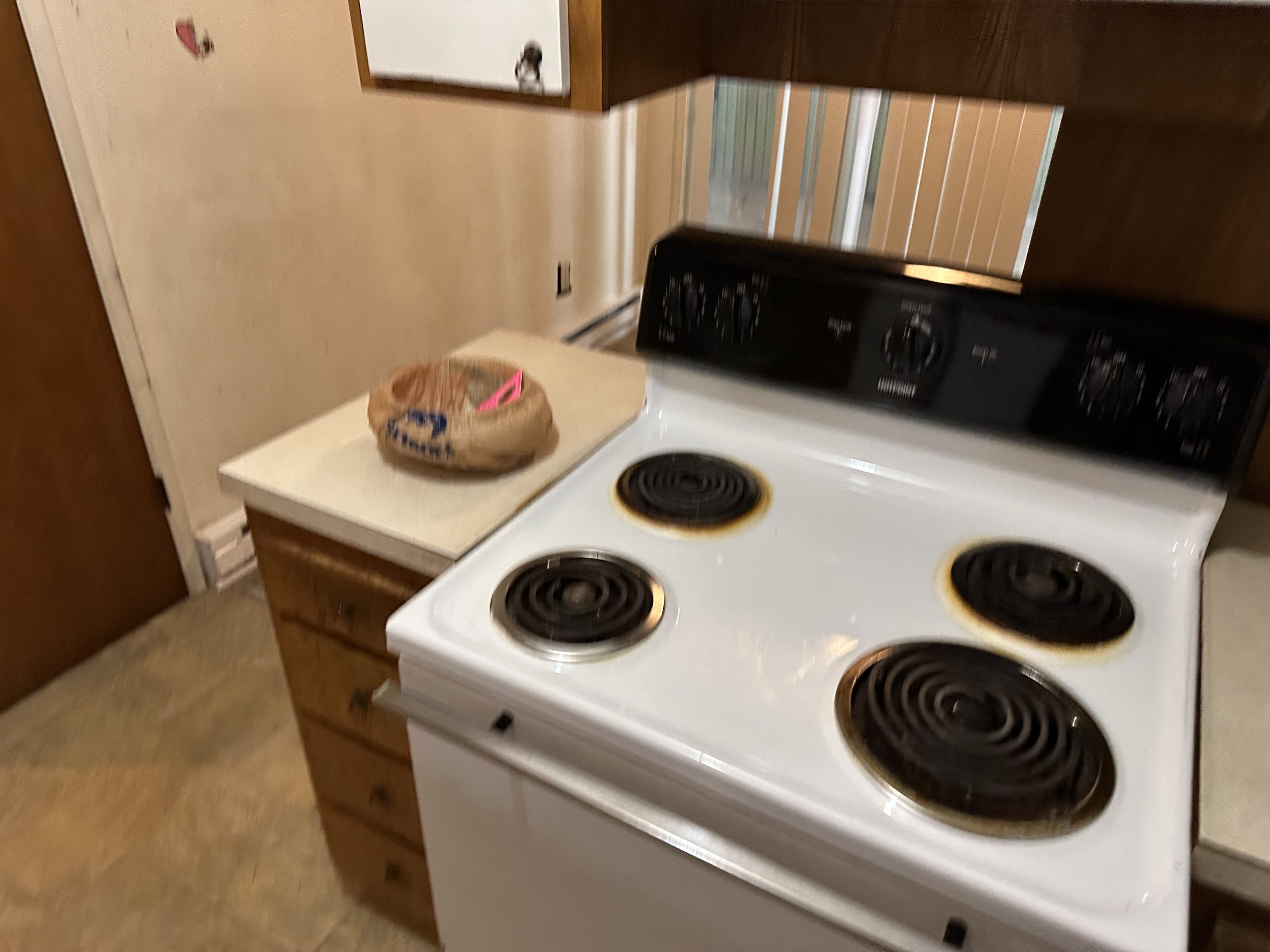 Before – Revamp Your Bathroom with Bathtub Reglazing in Portland OR – Bathroom-Reglazing Portland OR